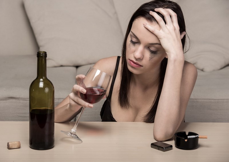 Помогает ли алкоголь при депрессии